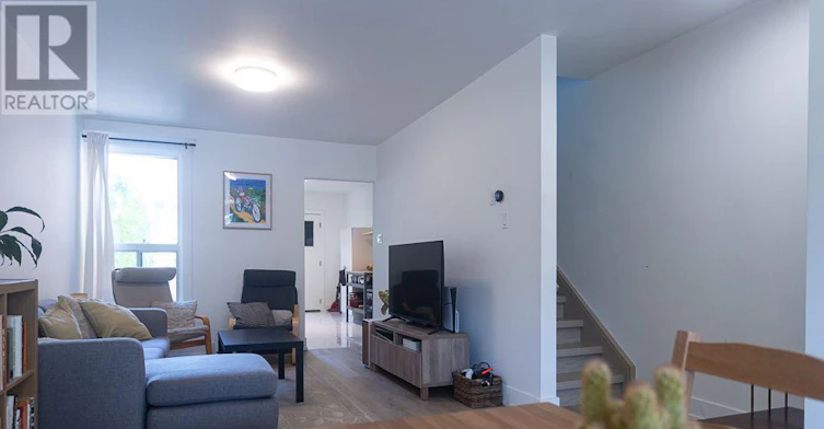 6 Macklem Avenue, Toronto, ON, M6J 3M2 - 8