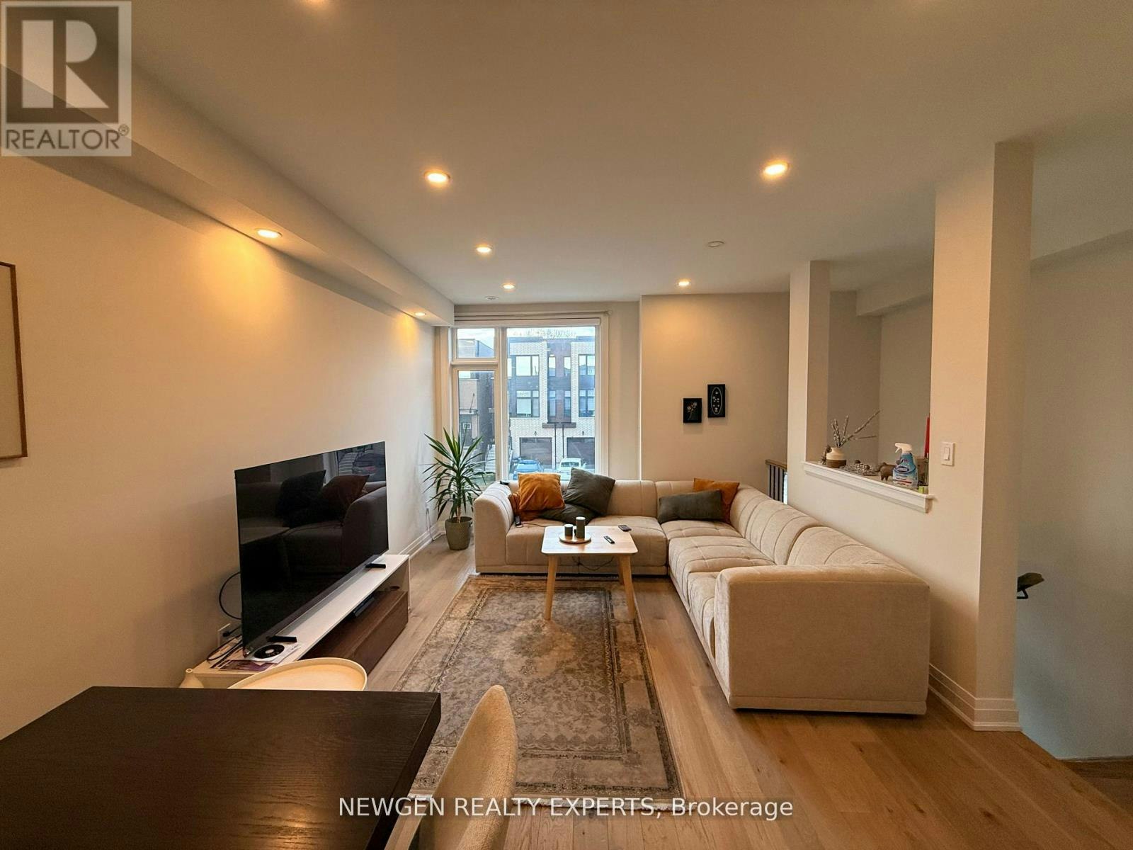 14 Wild Rose Gardens W, Toronto, ON, M6L 0A5 - 3