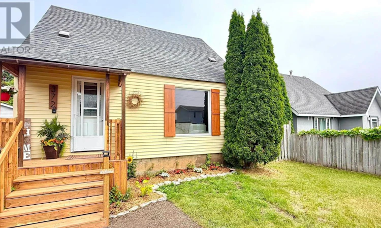 372 Grenville Avenue