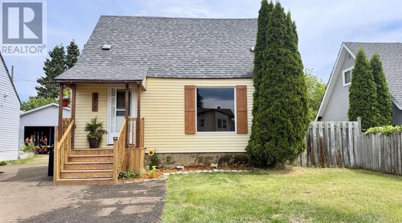 372 Grenville Avenue, Thunder Bay, ON, P7A 2B8