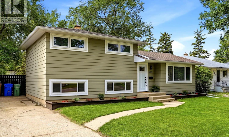 233 Orchard Crescent