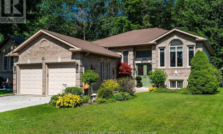 47 Timberland Crescent