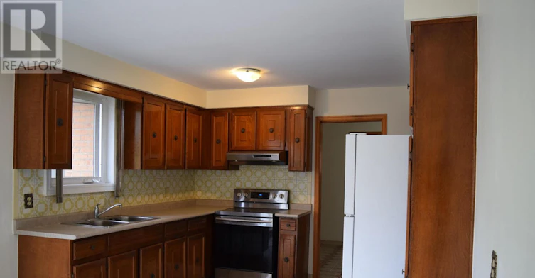 38 Beamsville Drive, Toronto, ON, M1T 3S2 - 4