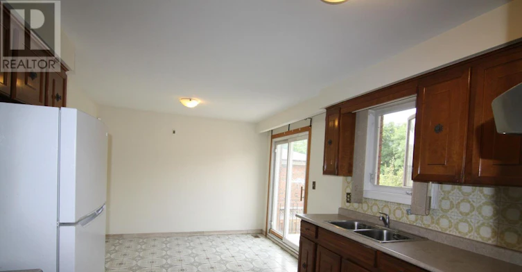 38 Beamsville Drive, Toronto, ON, M1T 3S2 - 7