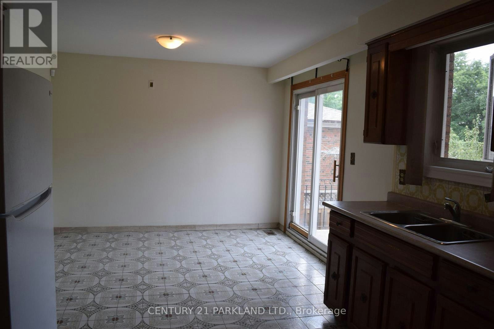 38 Beamsville Drive, Toronto, ON, M1T 3S2 - 8