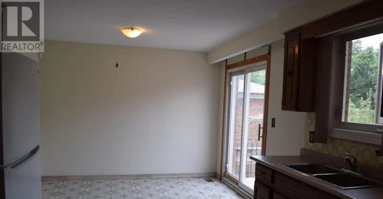 38 Beamsville Drive, Toronto, ON, M1T 3S2 - 8