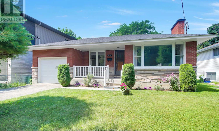 838 Maplewood Avenue