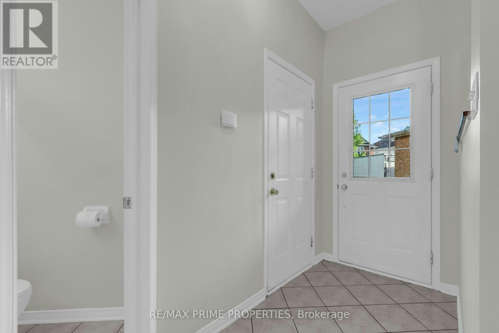 246 Duntroon Circle, Ottawa, ON, K1T 4C6 - 4