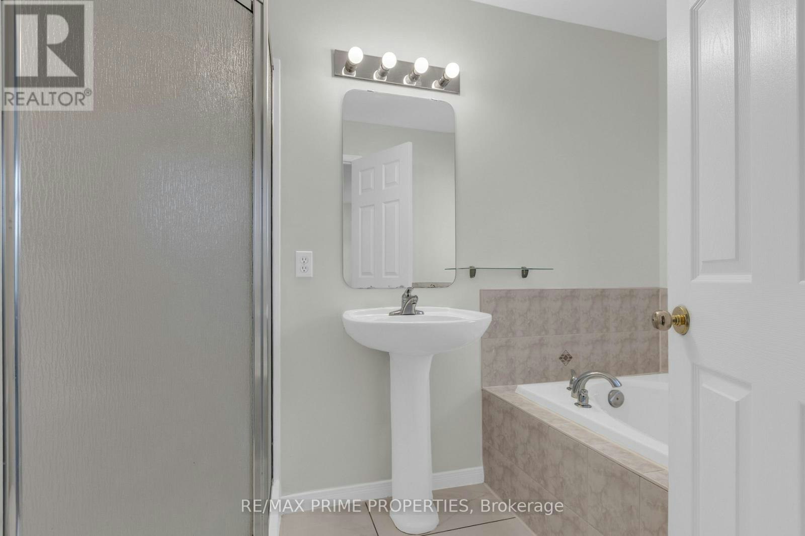 246 Duntroon Circle, Ottawa, ON, K1T 4C6 - 26