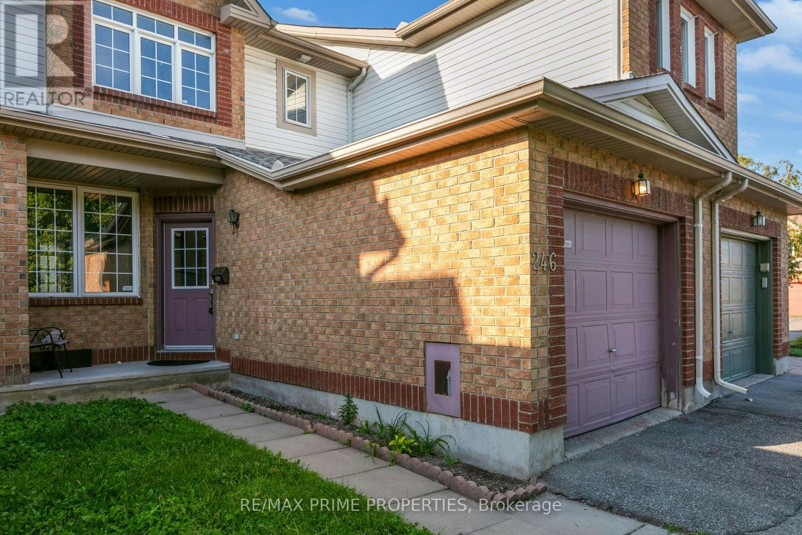 246 Duntroon Circle, Ottawa, ON, K1T 4C6 - 3
