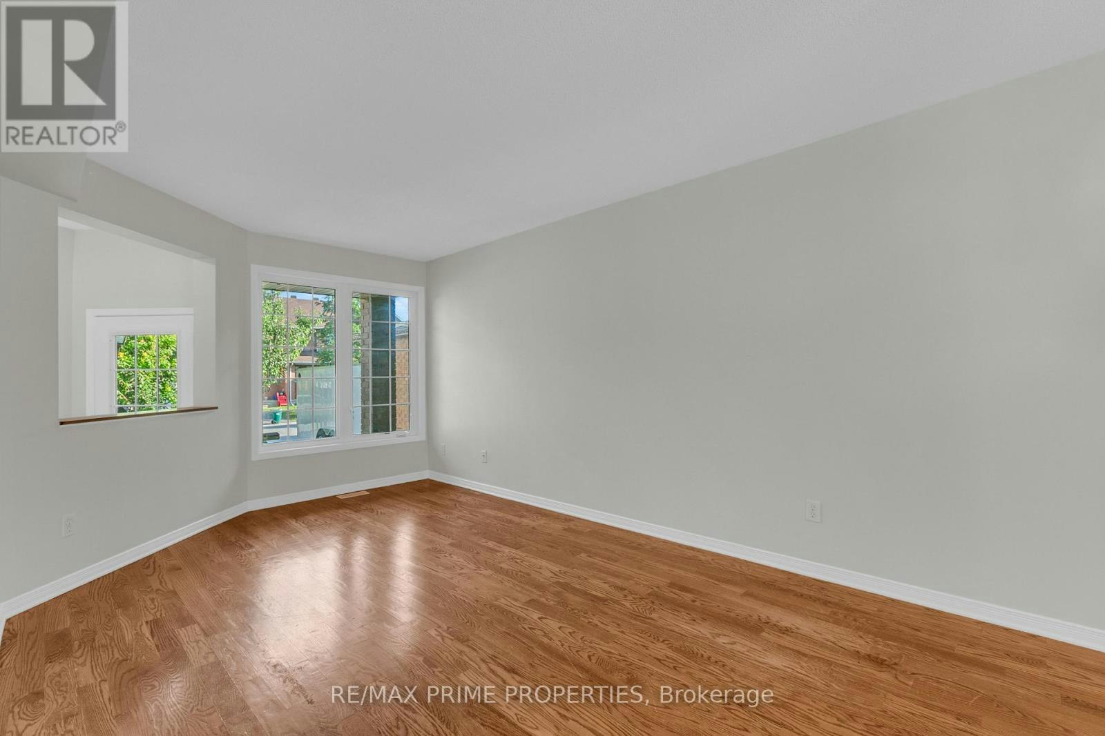 246 Duntroon Circle, Ottawa, ON, K1T 4C6 - 8