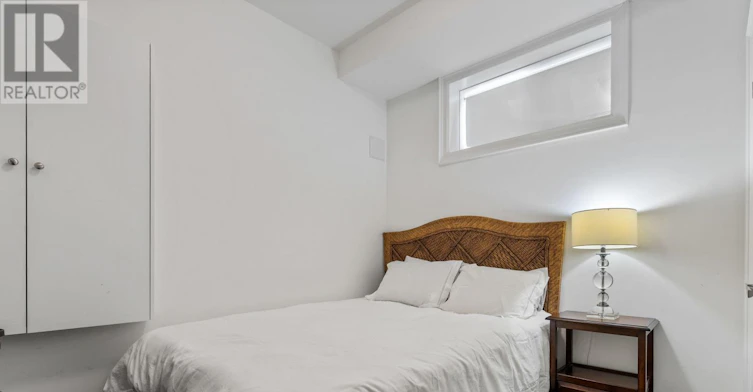 8 Willowbrook Road, Toronto, ON, M8Z 4A7 - 32
