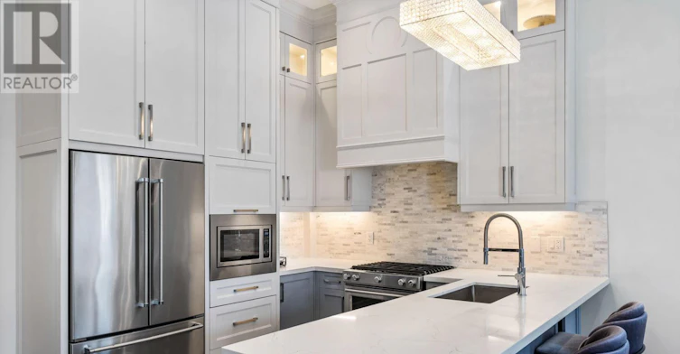 8 Willowbrook Road, Toronto, ON, M8Z 4A7 - 4