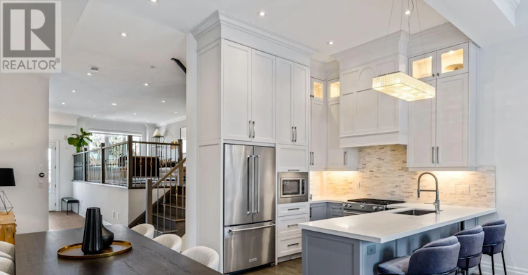 8 Willowbrook Road, Toronto, ON, M8Z 4A7 - 3