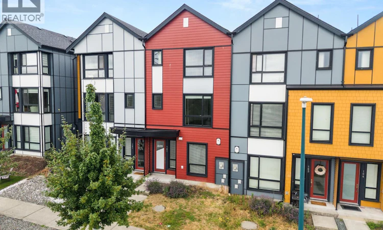 102-3423 Roxton Avenue