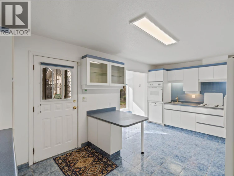1045 Dominion Street, Kamloops, BC, V2C 2Y4 - 4