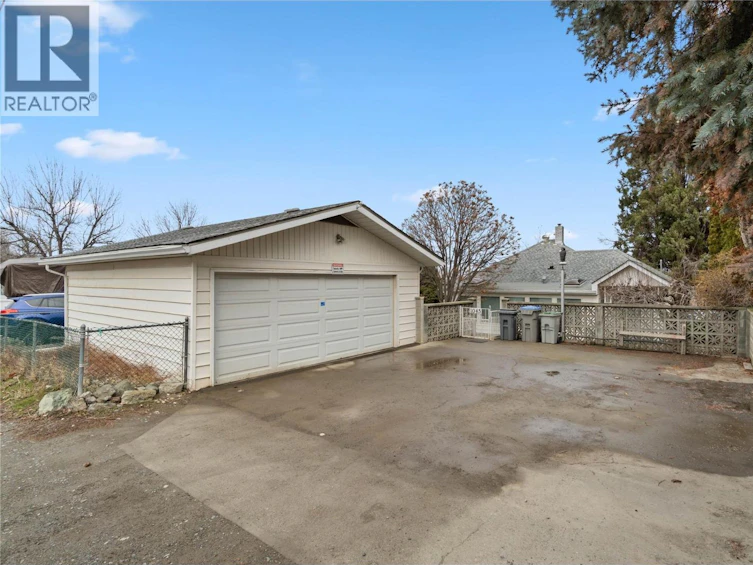 1045 Dominion Street, Kamloops, BC, V2C 2Y4 - 19