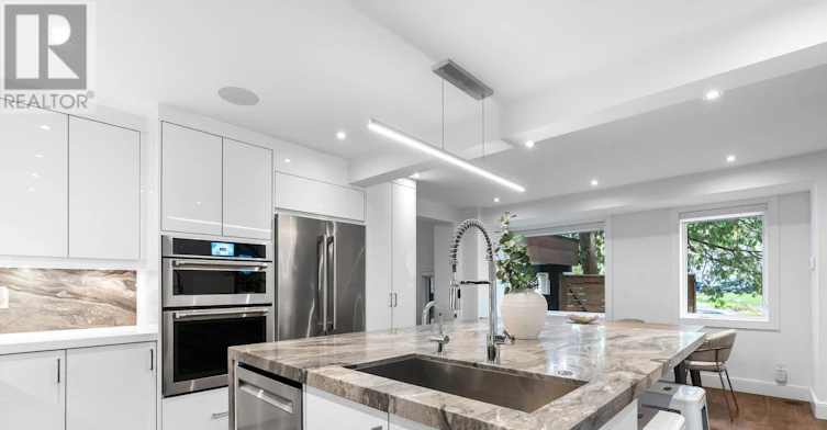 17 Old Oak Road, Toronto, ON, M9A 2V9 - 7