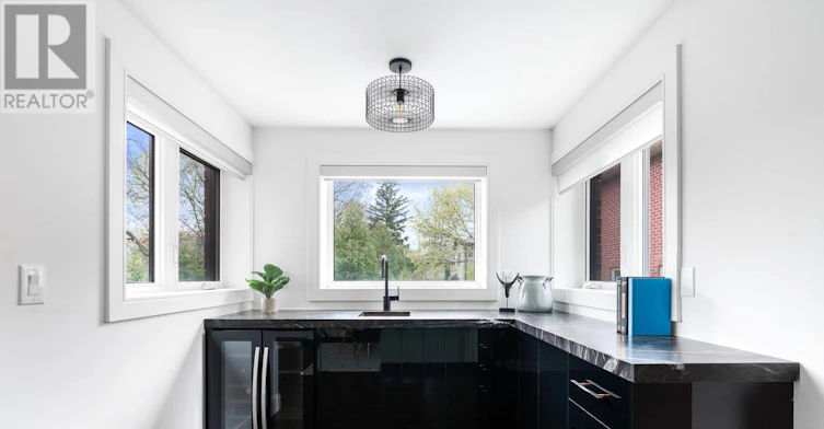 17 Old Oak Road, Toronto, ON, M9A 2V9 - 13