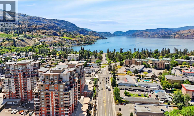 1206-3346 Skaha Lake Road