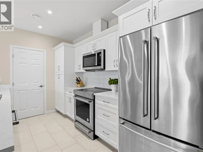 1206-3346 Skaha Lake Road - 4