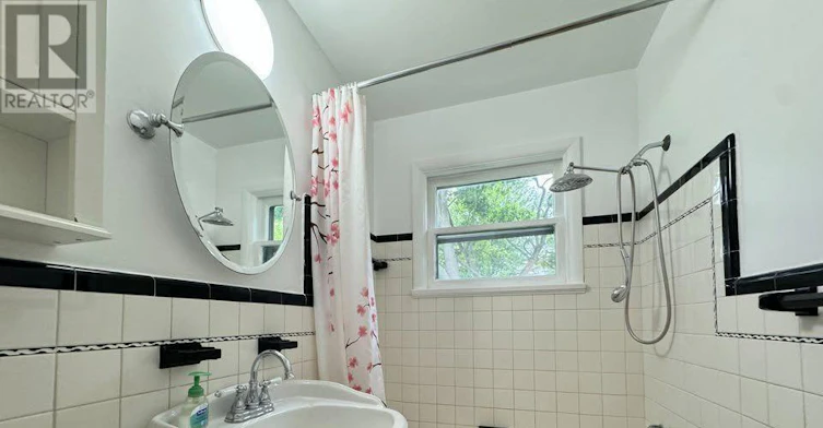 MAIN-73 Eugenia Street, Barrie, ON, L4M 1P9 - 26