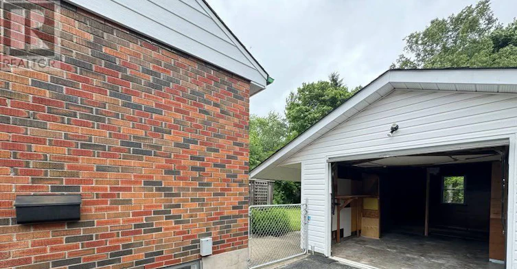 MAIN-73 Eugenia Street, Barrie, ON, L4M 1P9 - 35