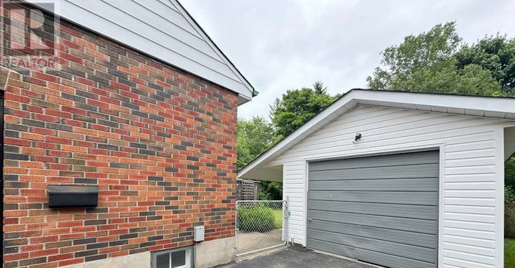 MAIN-73 Eugenia Street, Barrie, ON, L4M 1P9 - 34