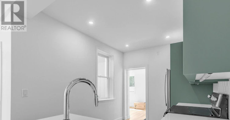 MAIN-5 Clinton Place, Toronto, ON, M6G 1J8 - 10