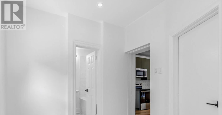 MAIN-5 Clinton Place, Toronto, ON, M6G 1J8 - 14