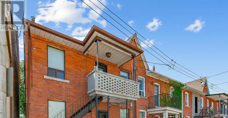 MAIN-5 Clinton Place, Toronto, ON, M6G 1J8