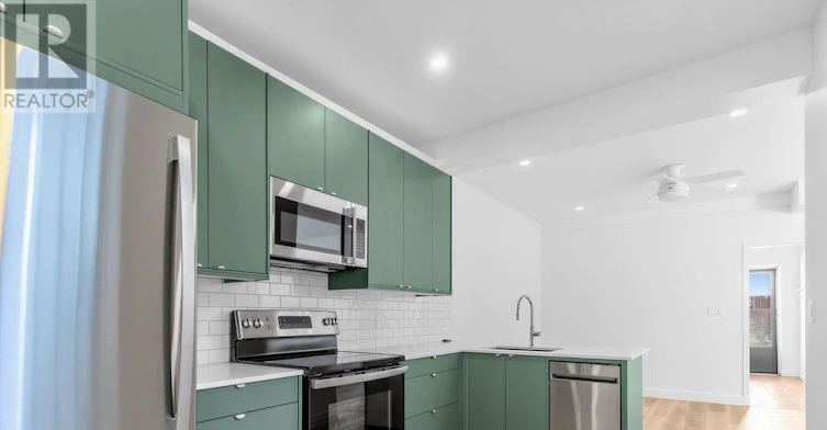 MAIN-5 Clinton Place, Toronto, ON, M6G 1J8 - 11
