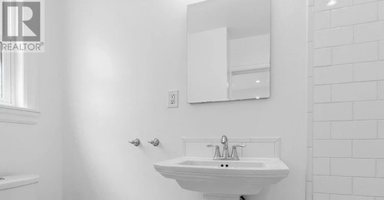MAIN-5 Clinton Place, Toronto, ON, M6G 1J8 - 17