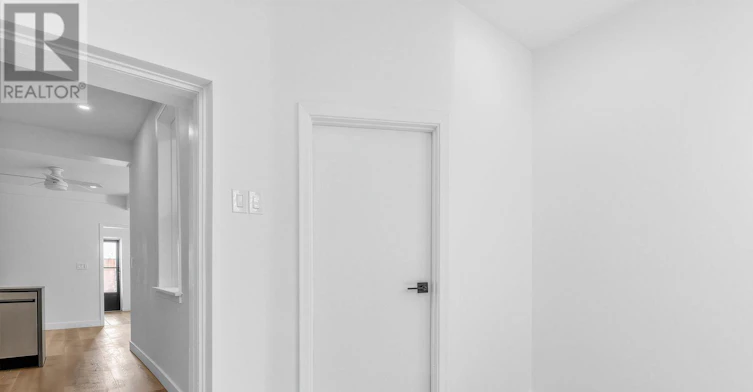 MAIN-5 Clinton Place, Toronto, ON, M6G 1J8 - 16