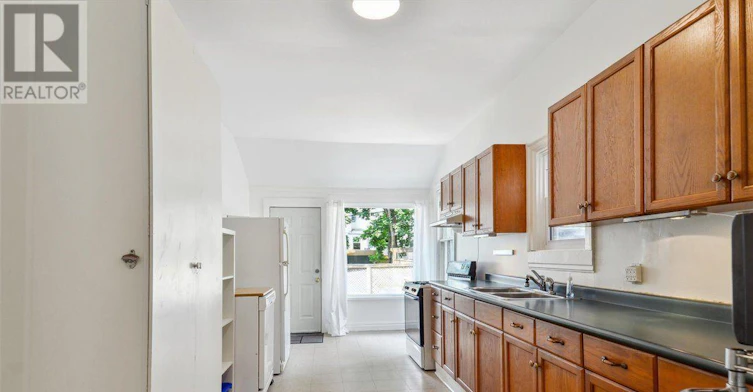 162 Jones Avenue, Toronto, ON, M4M 3A3 - 14