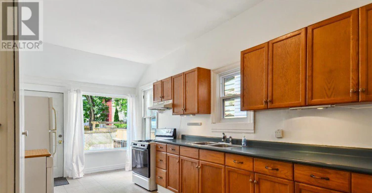 162 Jones Avenue, Toronto, ON, M4M 3A3 - 15