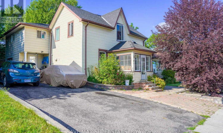 93 John Street E