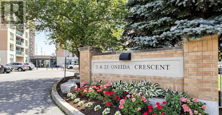 211-11 Oneida Crescent, Richmond Hill, ON, L4B 0A1 - 2