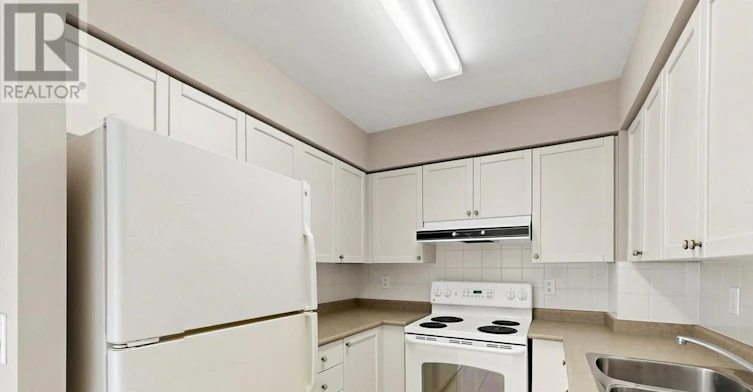 211-11 Oneida Crescent, Richmond Hill, ON, L4B 0A1 - 11