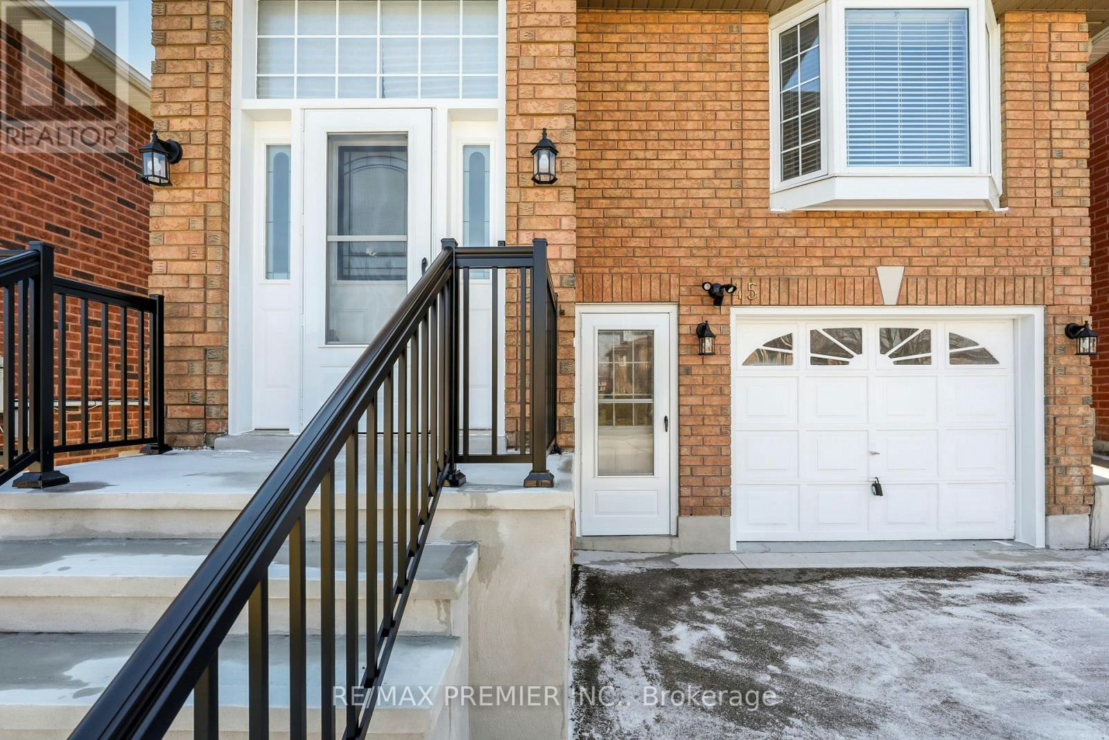 45 Roughley Street, Bradford West Gwillimbury, ON, L3Z 3B3 - 2
