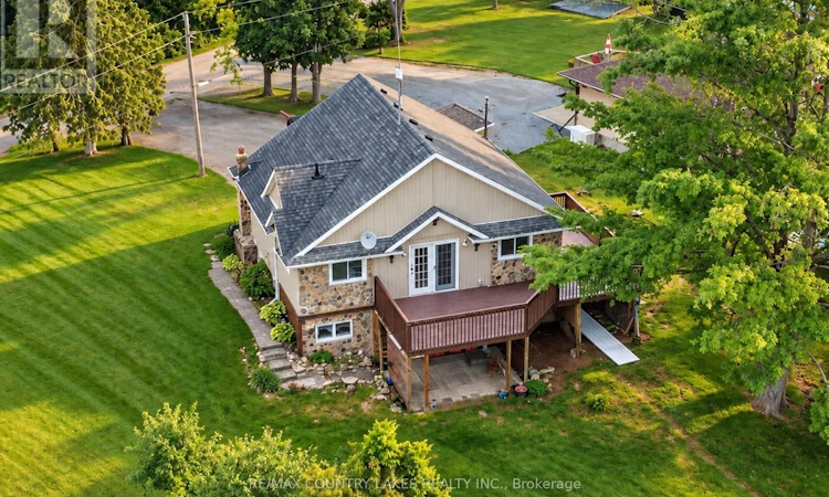 16 Hummingbird Lane