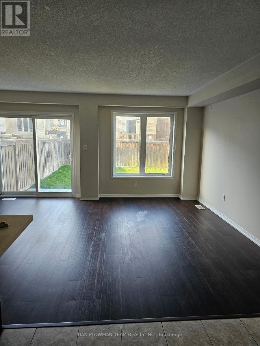 150 Dance Act Avenue, Oshawa, ON, L1L 0H4 - 4