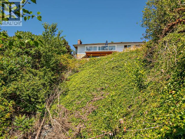 9449 Stittle Road, Powell River, BC - 55