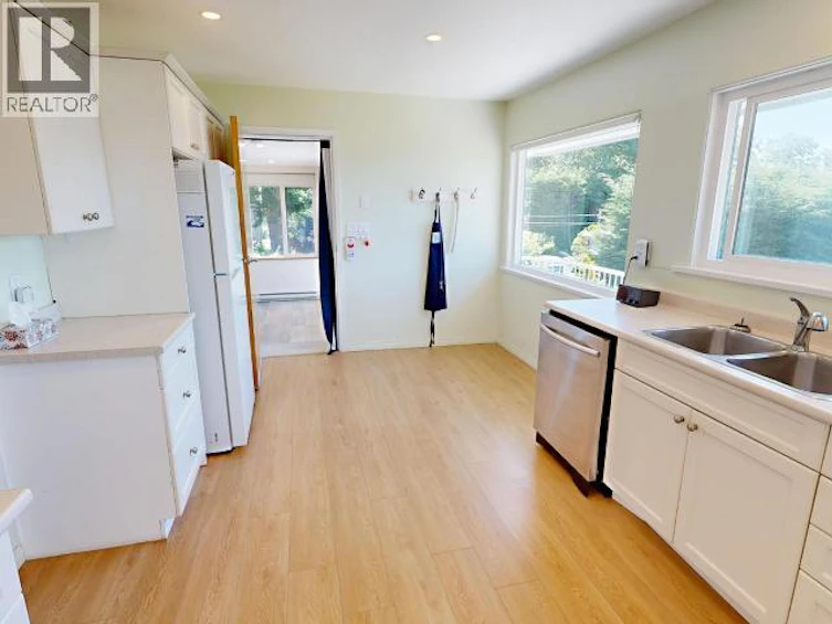 9449 Stittle Road, Powell River, BC - 13