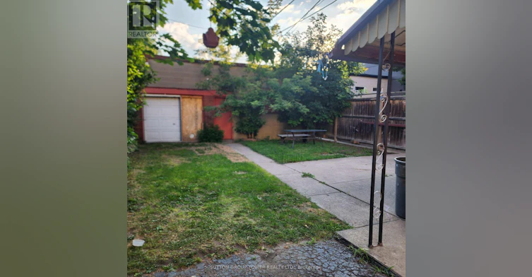 16 Russett Avenue, Toronto, ON, M6H 3M3