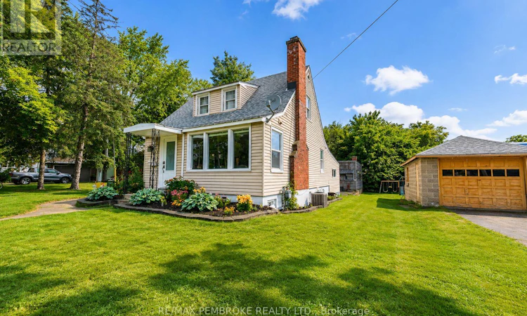 739 Front Street