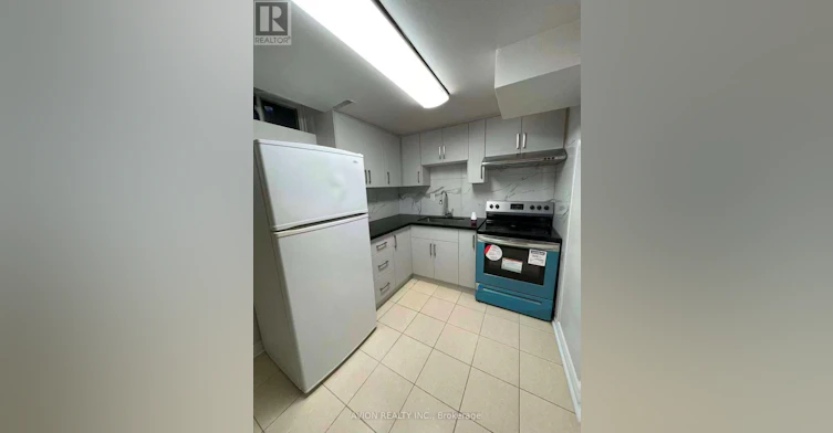 172 Highglen Avenue, Markham, ON, L3S 1X4 - 2