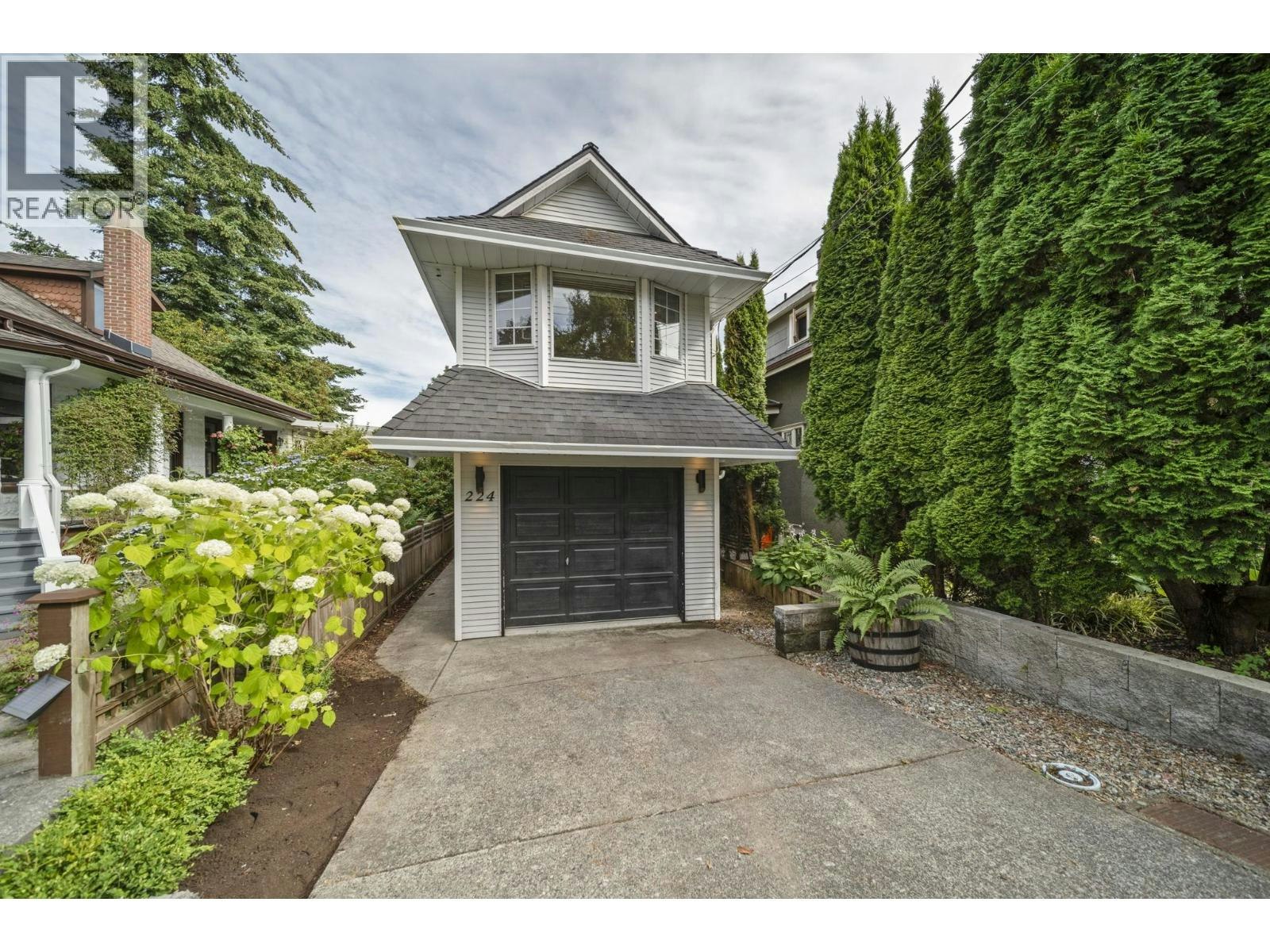 224 Fourth Avenue, New Westminster, BC, V3L 1N7