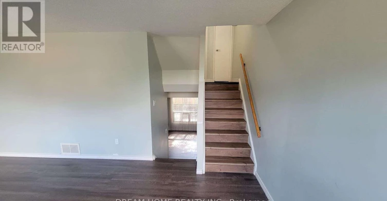 2 Renata Royal Way, Toronto, ON, M2H 1K9 - 12