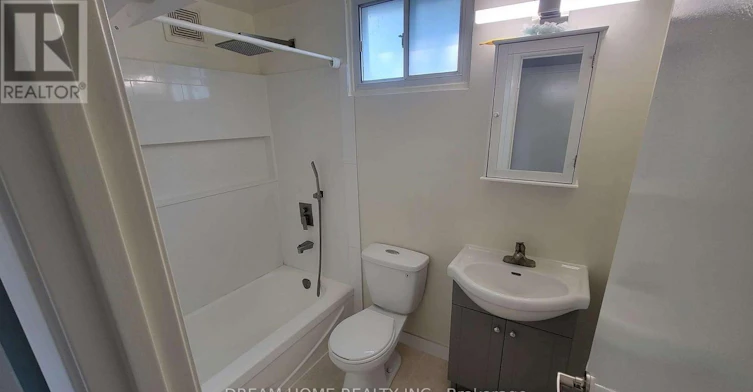 2 Renata Royal Way, Toronto, ON, M2H 1K9 - 10